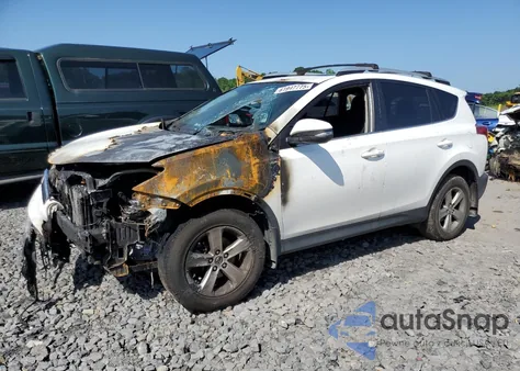 2015 Toyota Rav4 Xle z USA, uszkodzony, nr VIN 2T3RFREV9FW240232